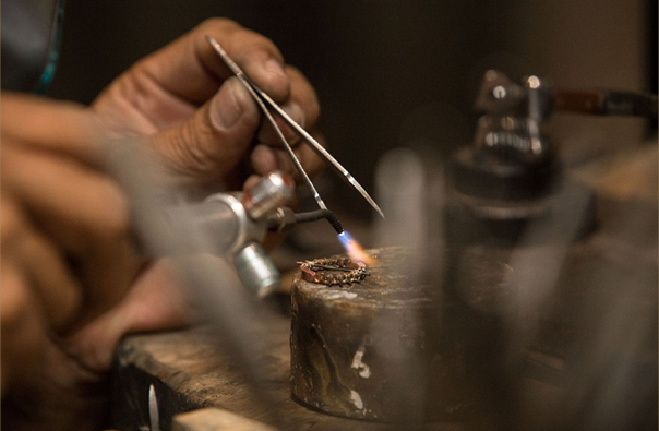 engagement-bridal-craftmanship-temp